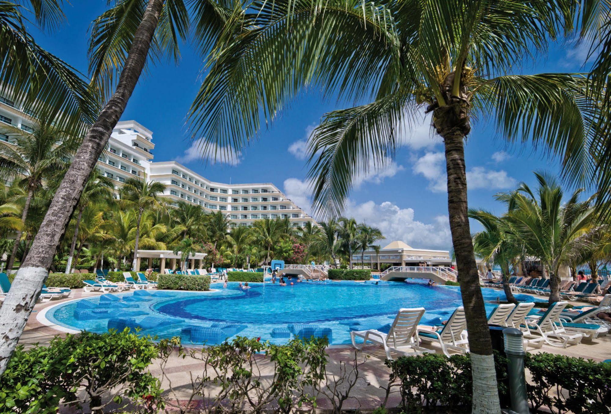 Riu Caribe Hotel Cancun Exterior photo